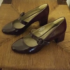 Bandolino patent leater mary janes size 5